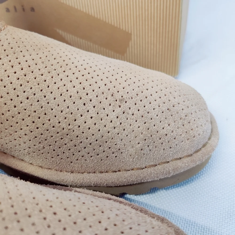 Ugg Classic Unlined Mini Perf Boots Tan Size 6 w/ Flaws